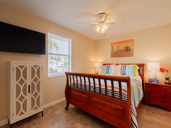 Water View Naples Private Pool Vacation Cottage Sleeps 6