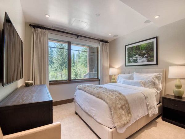 Mountain View Townhouse Plus Den In Avon