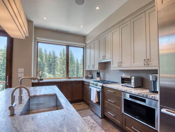 Mountain View Townhouse Plus Den In Avon