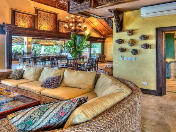Stunning Luxury Villa with Private Pool & Spa Sleeps 8