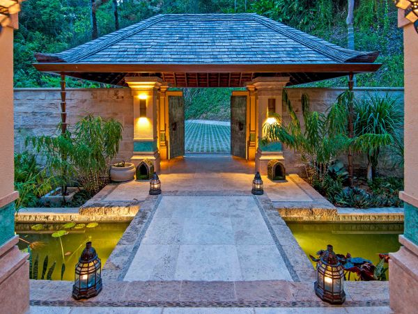 Stunning Luxury Villa with Private Pool & Spa Sleeps 8
