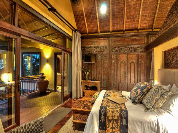 Stunning Luxury Villa with Private Pool & Spa Sleeps 8