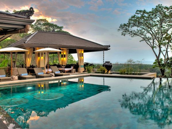 Stunning Luxury Villa with Private Pool & Spa Sleeps 8