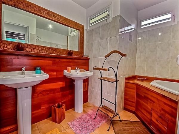 Magnificent Sea View 5 Bedrooms Vacation Home in Guadeloupe