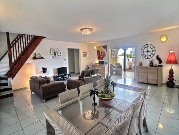 Guadeloupe Home 966126