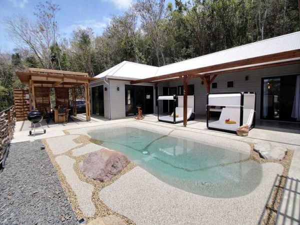 Guadeloupe Home 966134