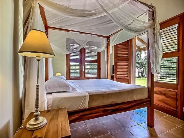 Guadeloupe Home 966135