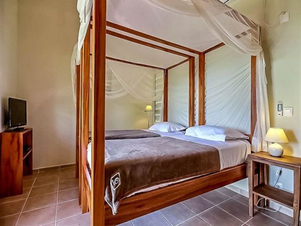 Guadeloupe Home 966135