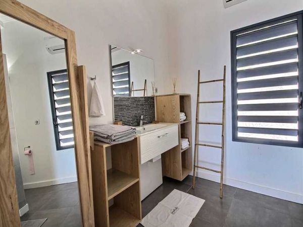 Guadeloupe Home 966137