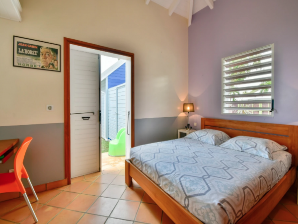 Four Bedroom Vacation Home with Ocean View and a Great Pool in Guadeloupe
