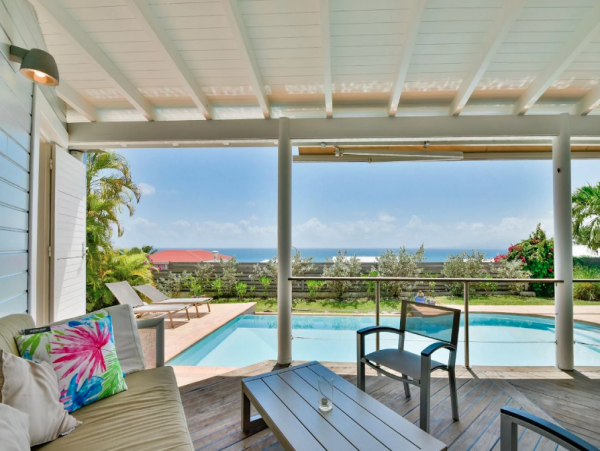 Four Bedroom Vacation Home with Ocean View and a Great Pool in Guadeloupe