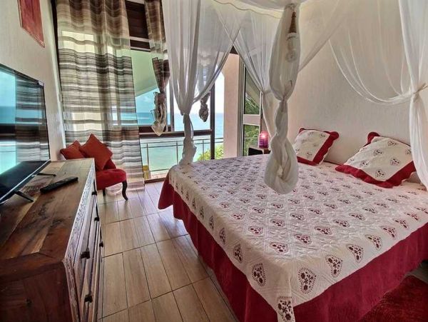 Guadeloupe Home 966141