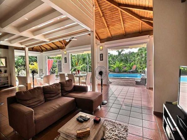 Guadeloupe Home 966143