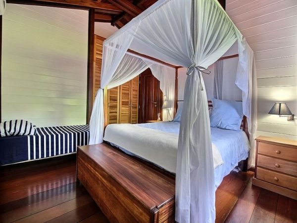 Guadeloupe Home 966144