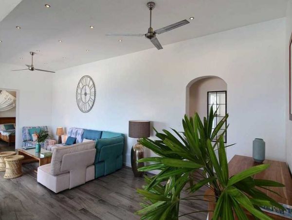 Guadeloupe Home 966146