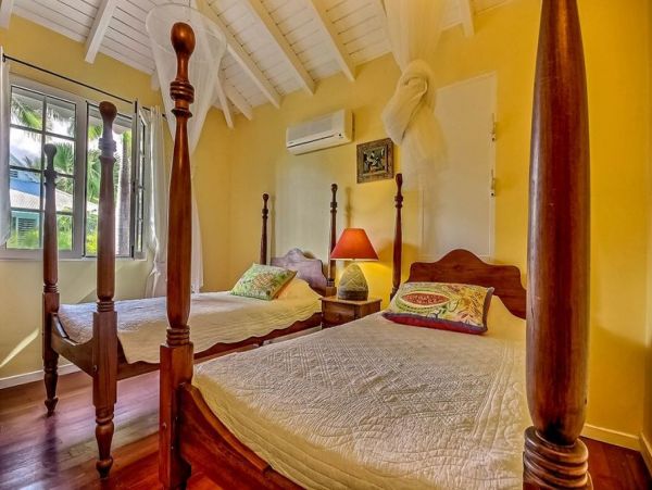 Guadeloupe Home 966149