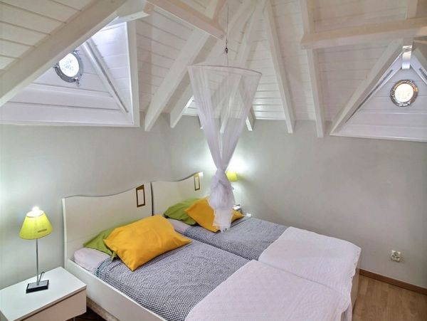 Guadeloupe Home 966151