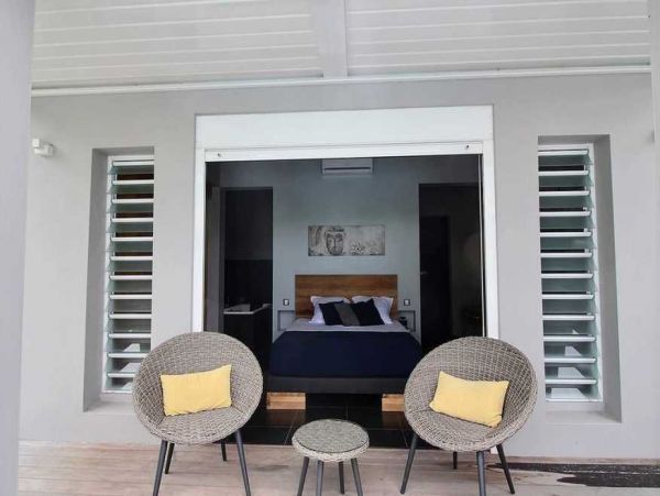 Guadeloupe Home 966152