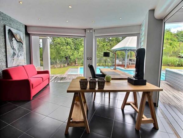 Guadeloupe Home 966152