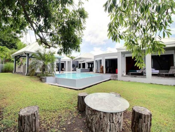 Guadeloupe Home 966152