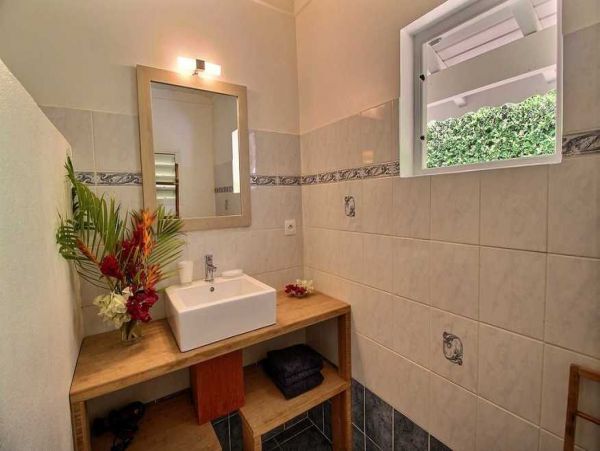 Guadeloupe Home 966155