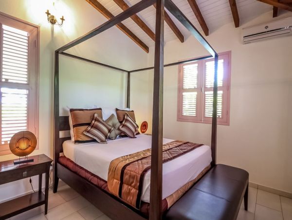 Guadeloupe Home 966156