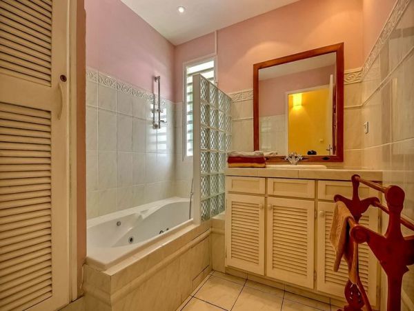 Guadeloupe Home 966157