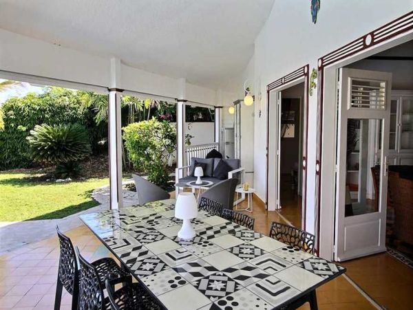 Guadeloupe Home 966159