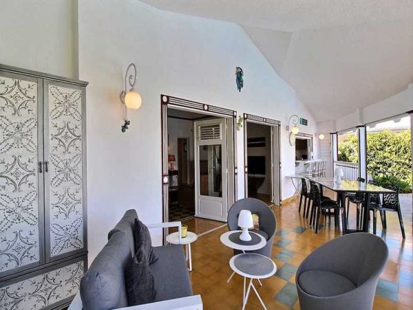 Guadeloupe Home 966159