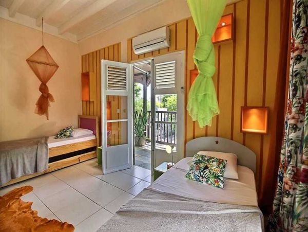 Guadeloupe Home 966162