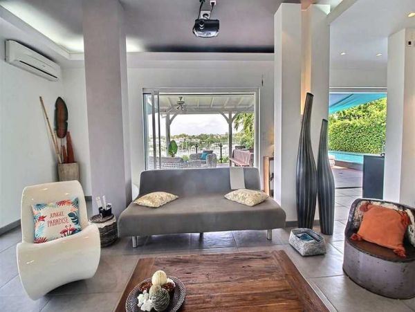 Guadeloupe Home 966162