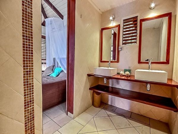 Guadeloupe Home 966165