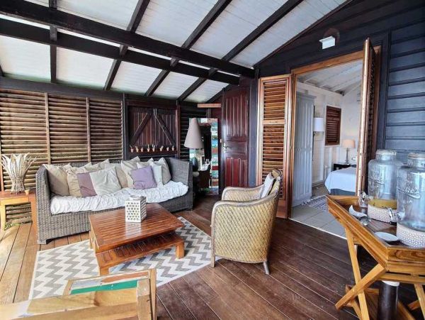 Guadeloupe Home 966169