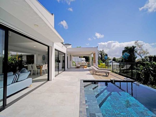 Guadeloupe Home 966170