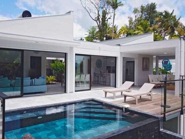 Guadeloupe Home 966170