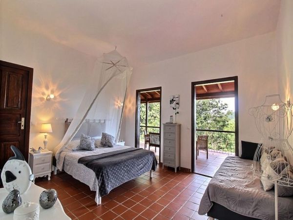 Guadeloupe Home 966175