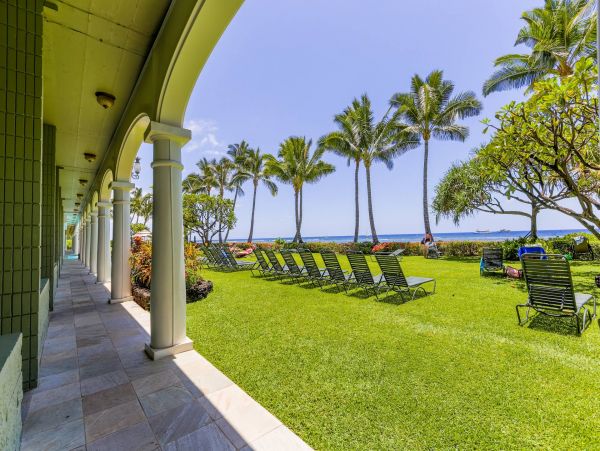Lahaina Ground Floor One Bedroom Unit Oceanside
