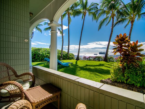 Lahaina Ground Floor One Bedroom Unit Oceanside