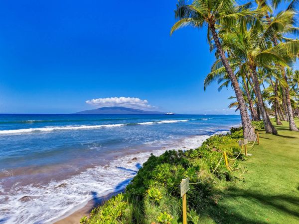 Oceanfront 3 Bedroom Vacation Home with Amazing Views