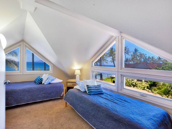 Oceanfront 3 Bedroom Vacation Home with Amazing Views