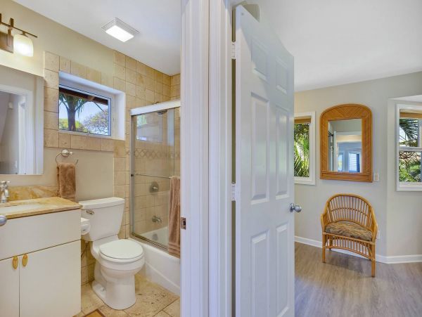 Oceanfront 3 Bedroom Vacation Home with Amazing Views