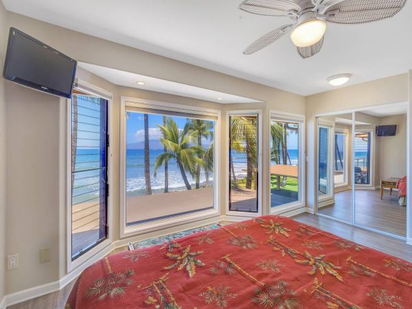 Oceanfront 3 Bedroom Vacation Home with Amazing Views