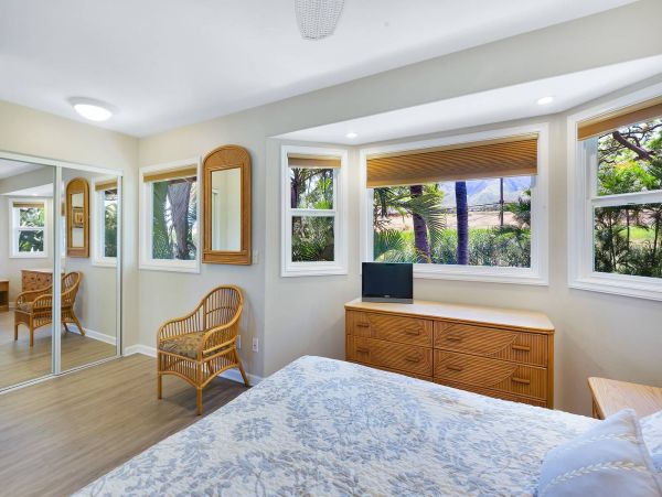 Oceanfront 3 Bedroom Vacation Home with Amazing Views