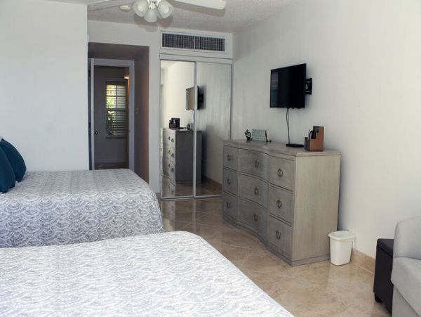 St. John Home 966200