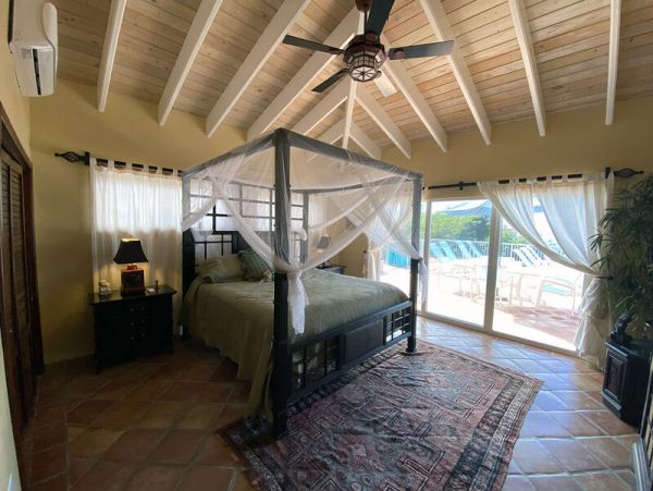 St. John Home 966202