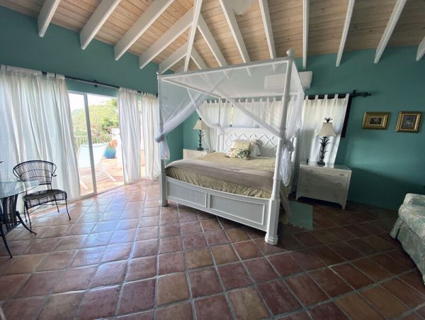 St. John Home 966202