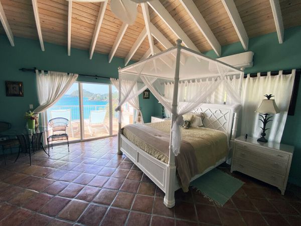 St. John Home 966202