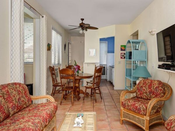 St. John Home 966210