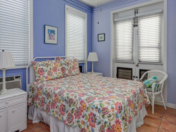 St. John Home 966210