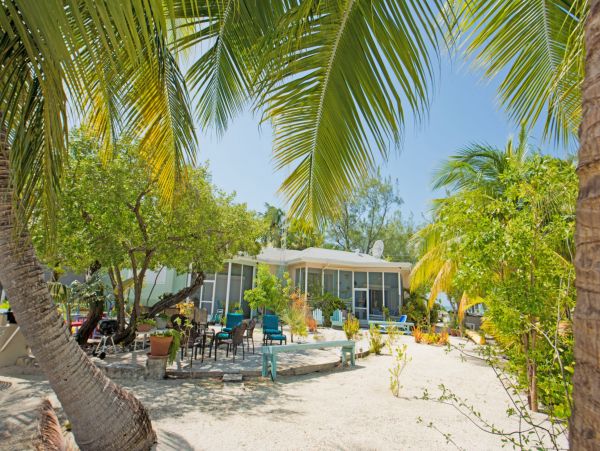 Cayman Islands Condo 966213